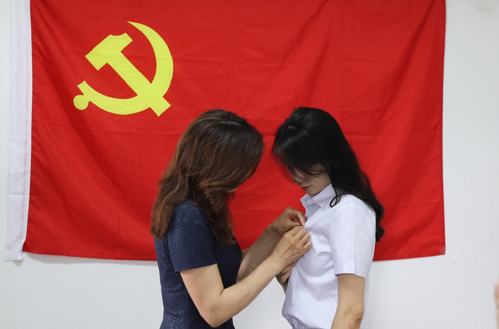 KY开元(集团)_ky（中国）
党支部举行新党员宣誓仪式