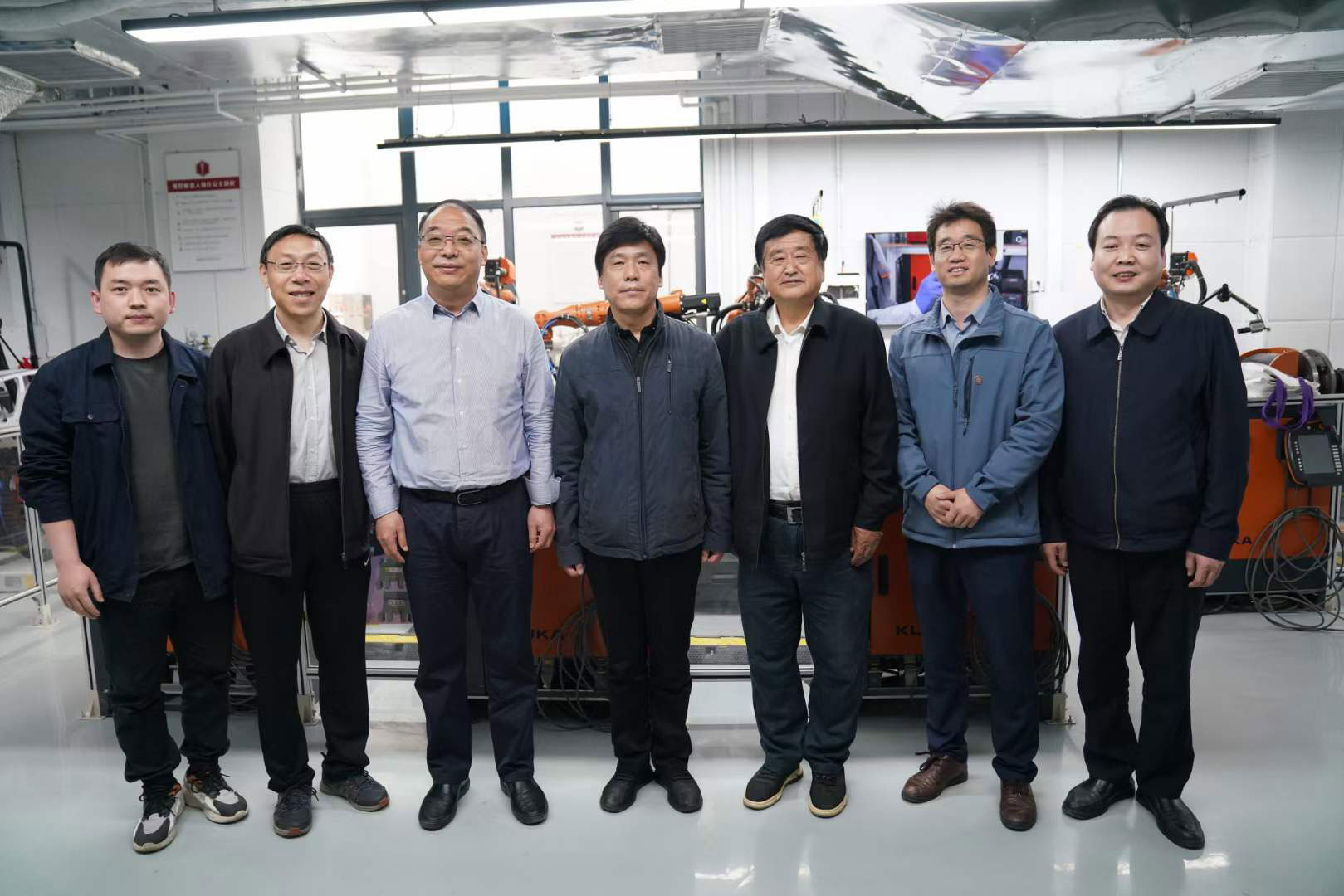 全国总工会兼职副主席高凤林和KY开元(集团)_ky（中国）
副秘书长李建军受邀到清华大学基础工业训练中心进行技术交流